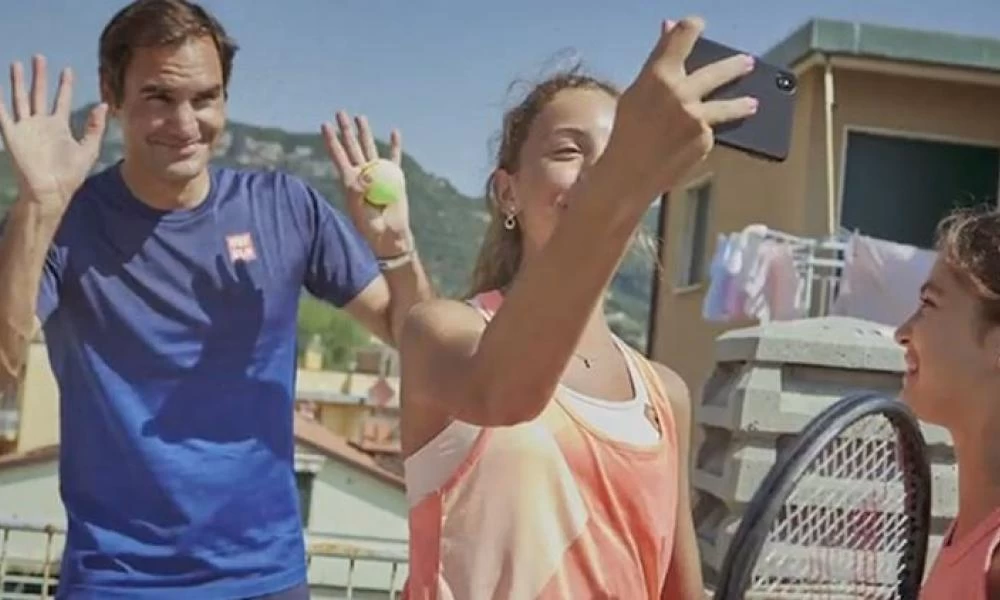 Η ευχάριστη έκπληξη του Φέντερερ σε 13χρονες τενίστριες - Βίντεο